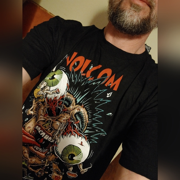 VOLCOM skateboard shirt NEW perfect men's medium or youth XL skate graphic tee - Picture 6 of 6